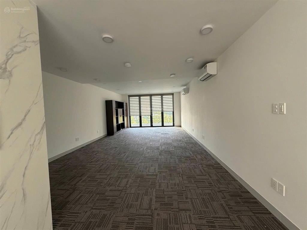 Cho thuê văn phòng tại khu him lam. giá cho thuê từ 50tr/th. dt 450m2. nhà đẹp