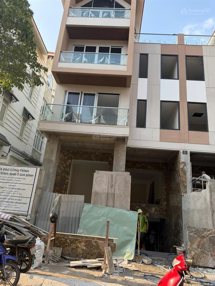 Cho thuê văn phòng tại khu đô thị him lam kênh tẻ. biệt thự 10x20 . giá 140tr/th . dt 500m2.