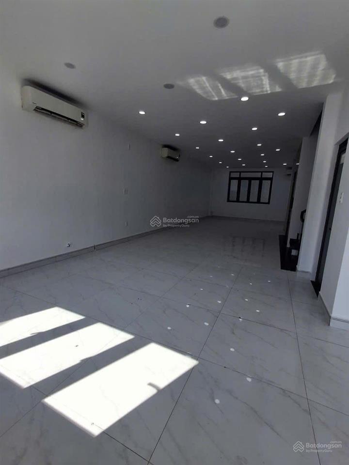 Cho thuê văn phòng dt 120m2 tại khu đô thị him lam kênh tẻ, giá tốt 20tr/th .