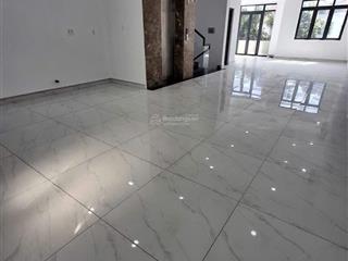 Cho thuê văn phòng dt 120m2 tại khu đô thị him lam kênh tẻ, giá tốt 20tr/th .