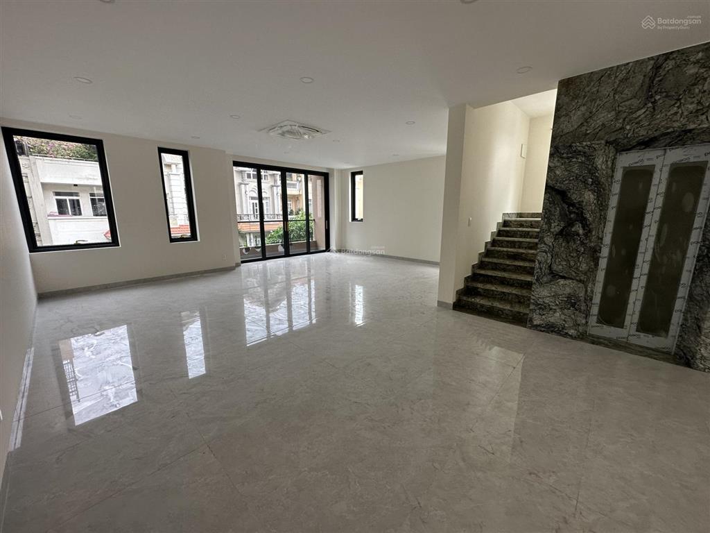 Cho thuê tòa nhà văn phòng tại khu đô thị him lam kênh tẻ. diện tích 500m². giá tốt