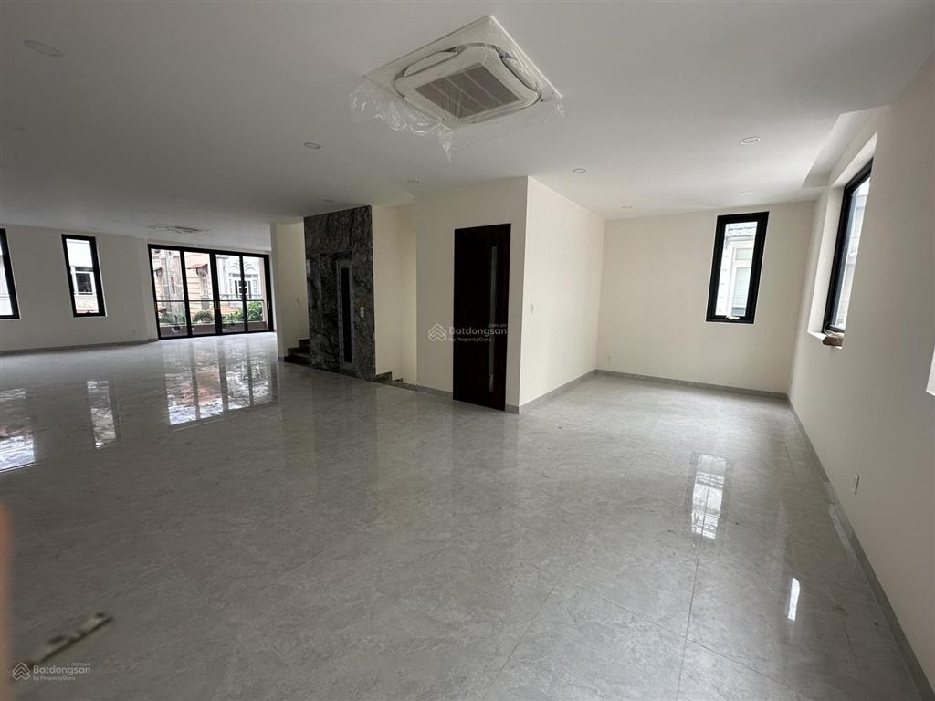 Cho thuê tòa nhà văn phòng tại khu đô thị him lam kênh tẻ. diện tích 500m². giá tốt