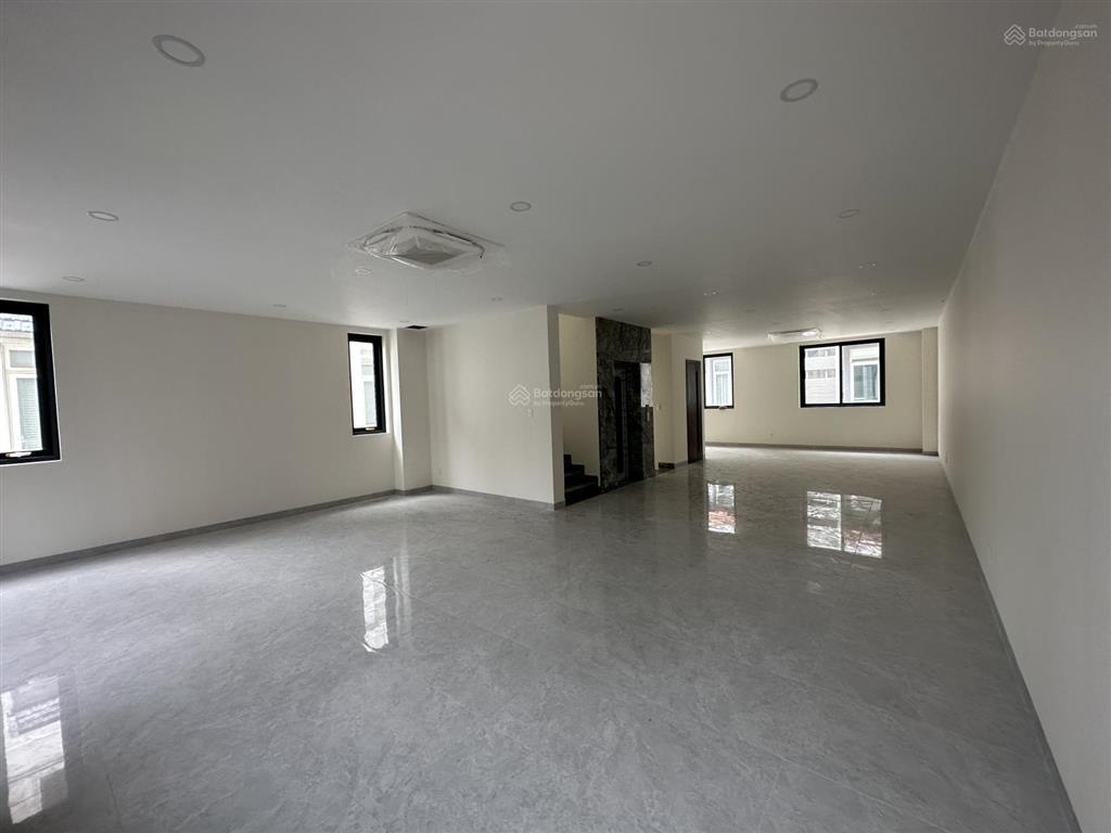 Cho thuê tòa nhà văn phòng tại khu đô thị him lam kênh tẻ. diện tích 500m². giá tốt