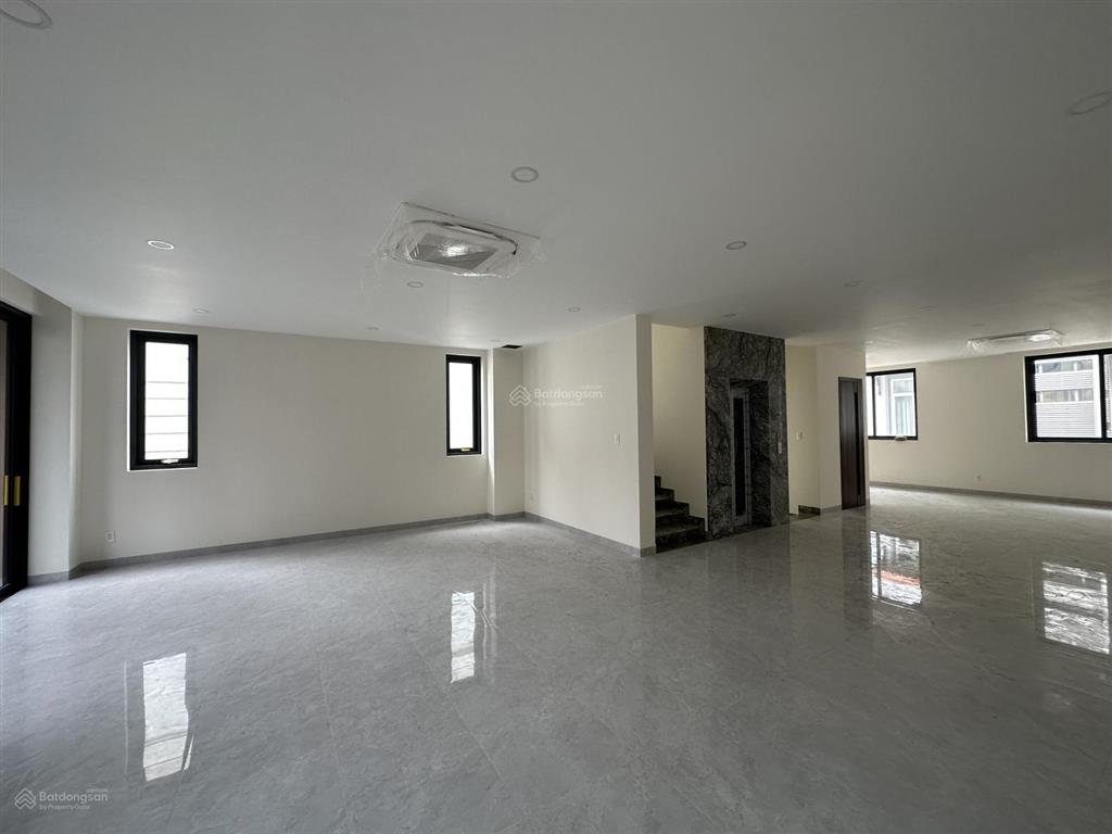 Cho thuê tòa nhà văn phòng tại khu đô thị him lam kênh tẻ. diện tích 500m². giá tốt