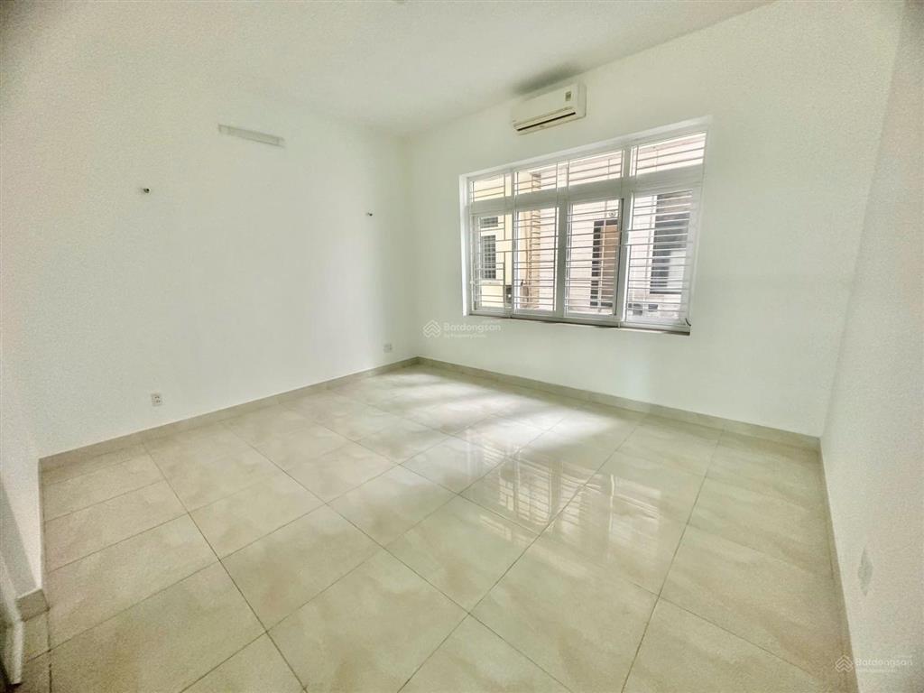 Cho thuê văn phòng tại khu đô thị him lam kênh tẻ. giá 65tr/th. dt 450 m² giá tốt