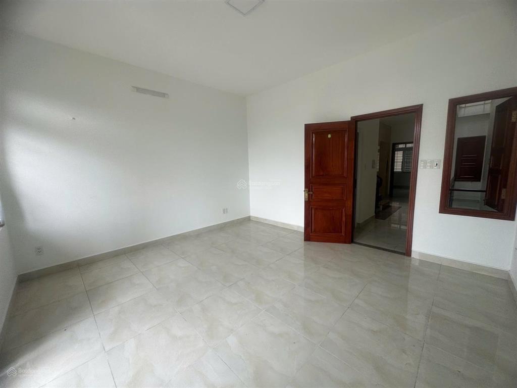 Cho thuê văn phòng tại khu đô thị him lam kênh tẻ. giá 65tr/th. dt 450 m² giá tốt