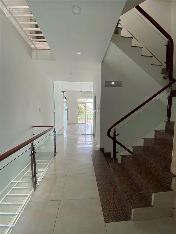 Cho thuê văn phòng tại khu đô thị him lam kênh tẻ. giá 65tr/th. dt 450 m² giá tốt
