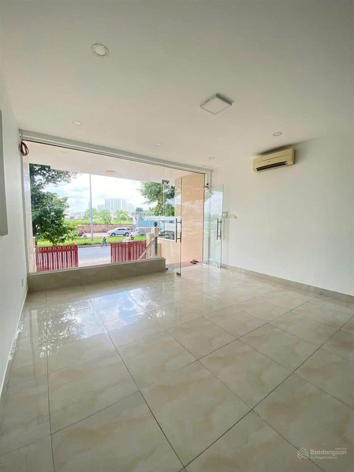 Cho thuê văn phòng tại khu đô thị him lam kênh tẻ. giá 65tr/th. dt 450 m² giá tốt