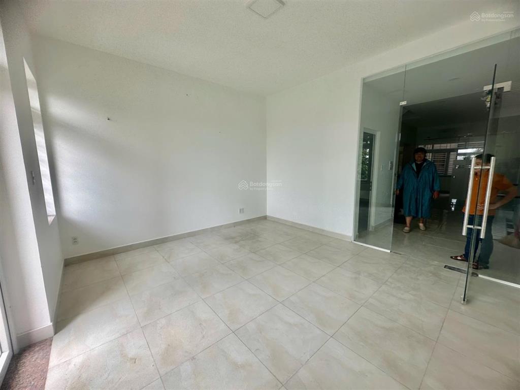 Cho thuê văn phòng tại khu đô thị him lam kênh tẻ. giá 65tr/th. dt 450 m² giá tốt
