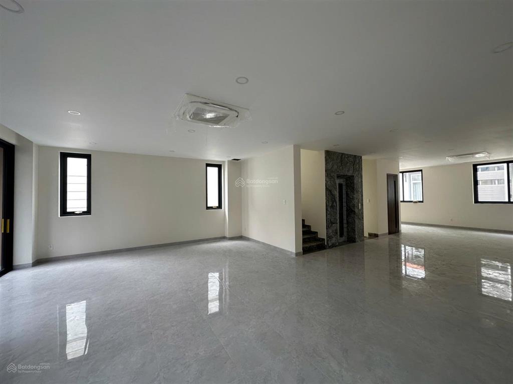 Cho thuê văn phòng dt 500m2 view đẹp tại khu đô thị him lam kênh tẻ