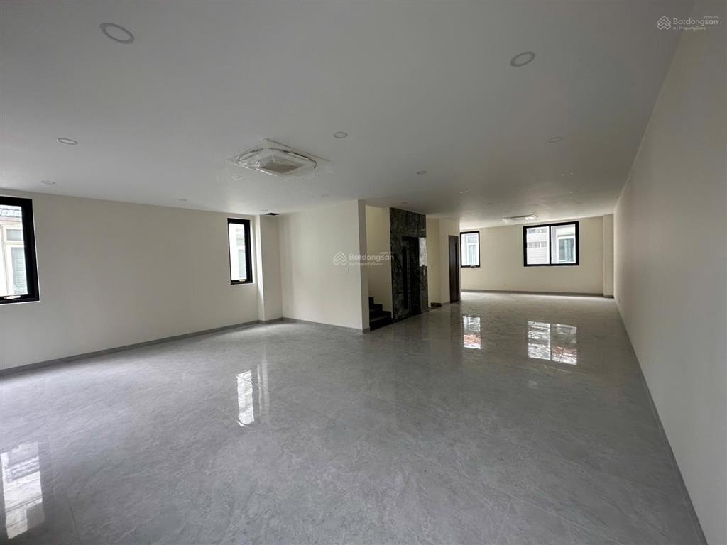 Cho thuê văn phòng dt 500m2 view đẹp tại khu đô thị him lam kênh tẻ