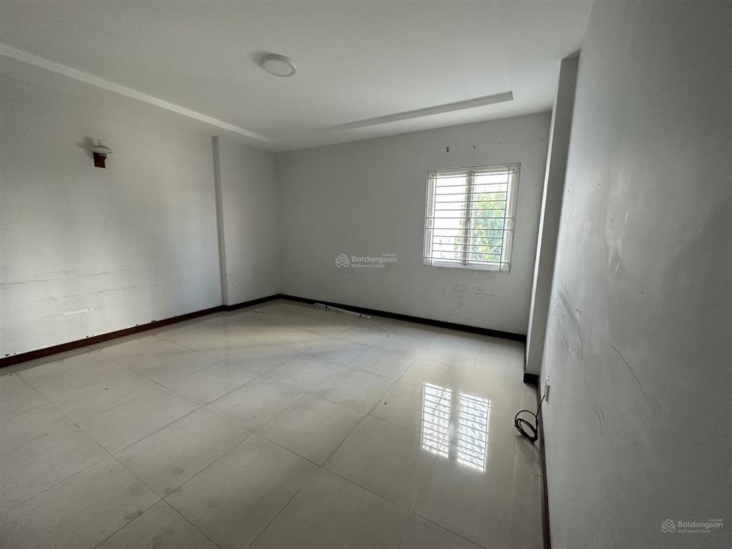 Cho thuê văn phòng tại khu đô thị him lam kênh tẻ, 35 triệu/th, 300m2
