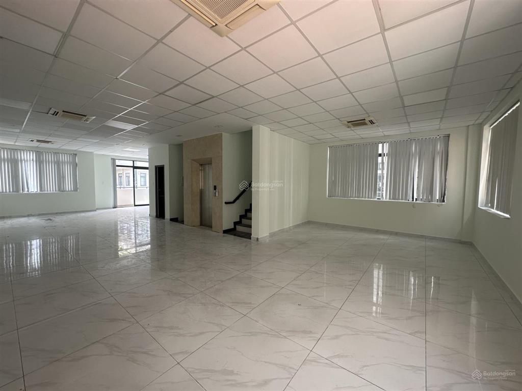 Cho thuê tòa nhà văn phòng tại khu đô thị him lam kênh tẻ. diện tích 10x20m. dt sử dụng 500m2