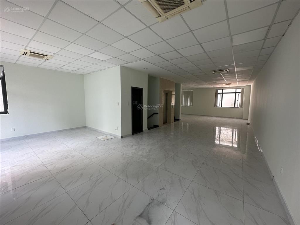 Cho thuê tòa nhà văn phòng tại khu đô thị him lam kênh tẻ. diện tích 10x20m. dt sử dụng 500m2