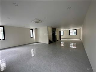 Cho thuê tòa nhà văn phòng tại khu đô thị him lam kênh tẻ, dtsd 600m2, có thang máy, tòa nhà 4 lầu