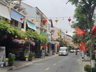 Nhà 3 tầng mặt tiền bà triệu phố cổ hội an