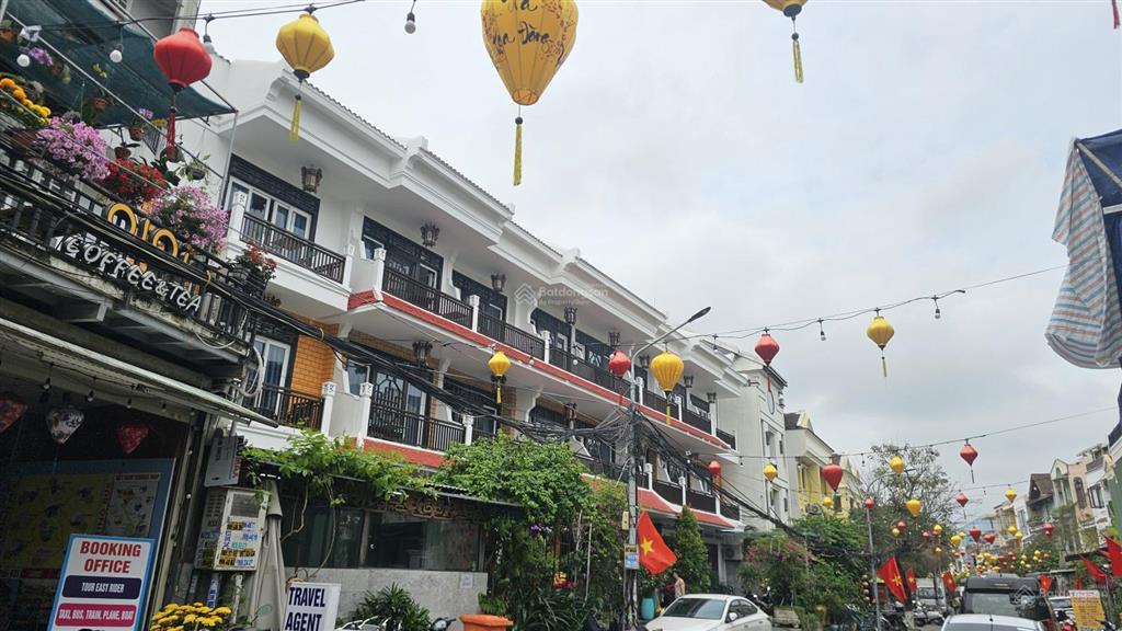 Nhà 3 tầng mặt tiền bà triệu phố cổ hội an