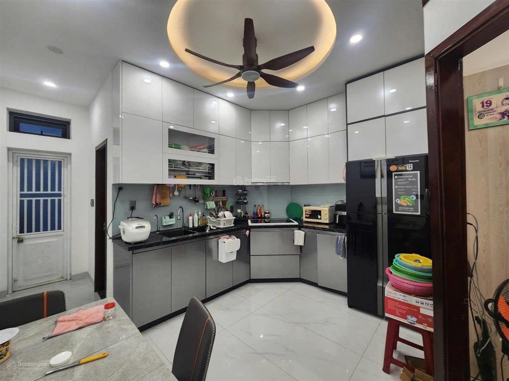 Mặt tiền ngô tất tố đường 10,5m kinh doanh cực tốt