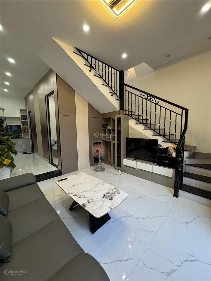 Nhà ông ích khiêm, sát biển, chỉ có hơn 4 t