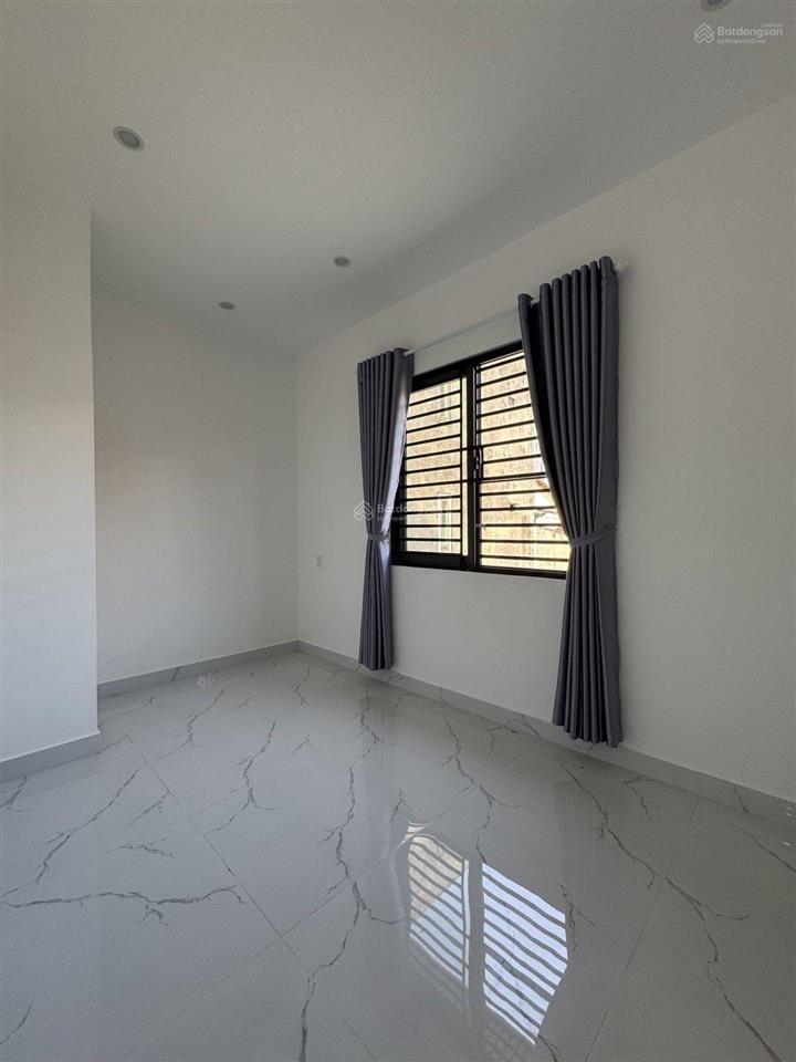 Nhà ông ích khiêm, sát biển, chỉ có hơn 4 t