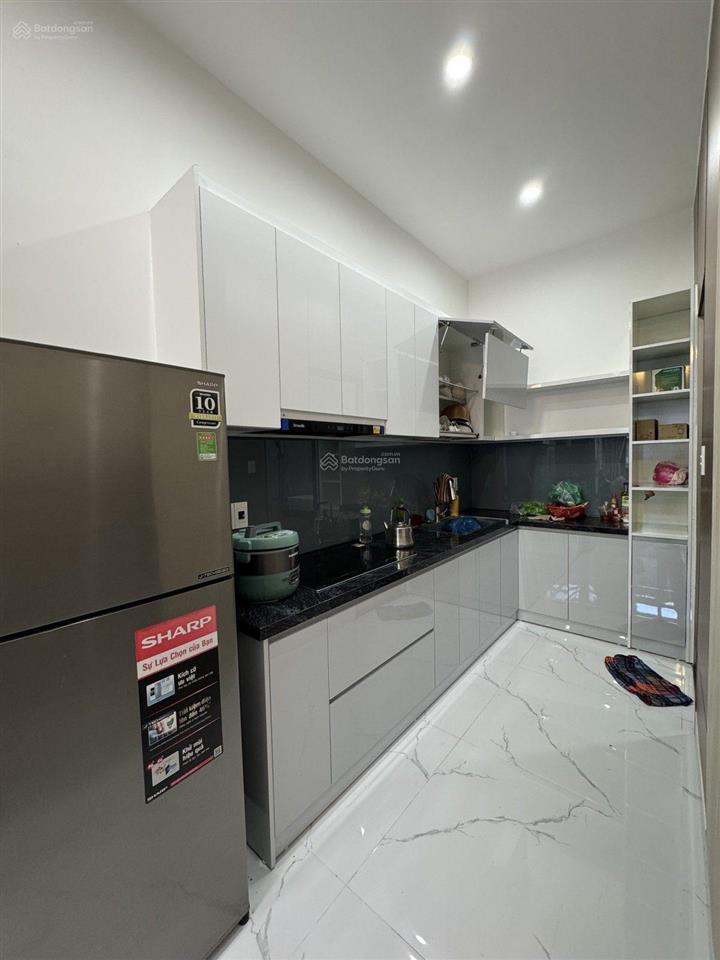 Nhà ông ích khiêm, sát biển, chỉ có hơn 4 t
