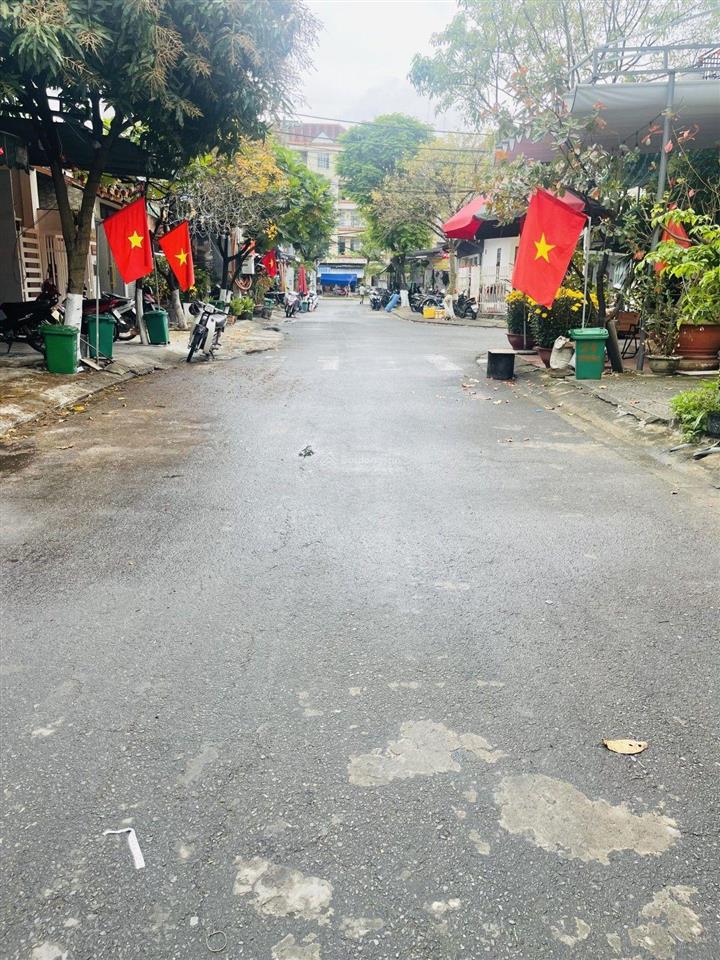 Sơn trà, 2 tầng đẹp. giá quá tốt.
