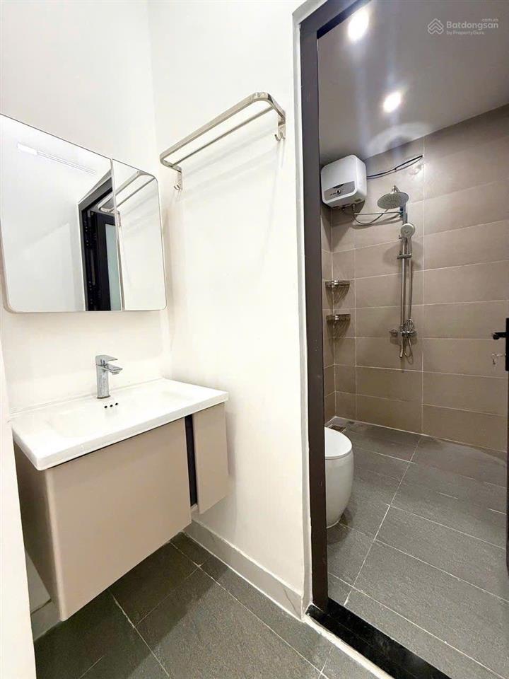 Nhà mặt tiền đường hoa lư, nhà mới, đẹp, hướng mát mẻ