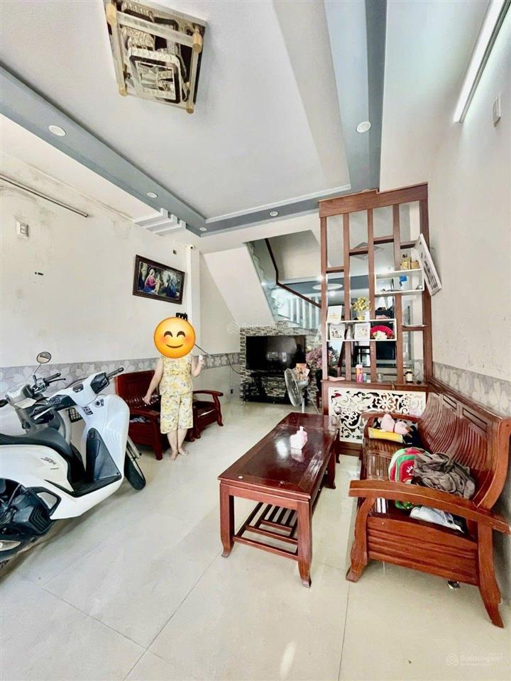 Nhà mặt tiền đường hoa lư, nhà mới, đẹp, hướng mát mẻ