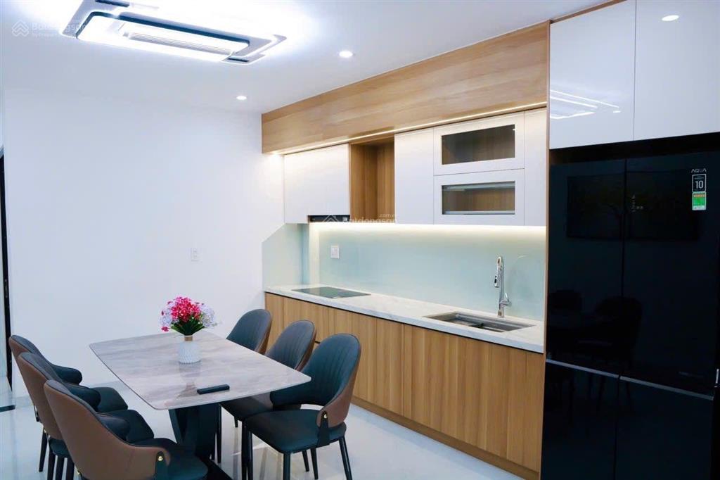 Nhà mặt tiền đường hoa lư, nhà mới, đẹp, hướng mát mẻ