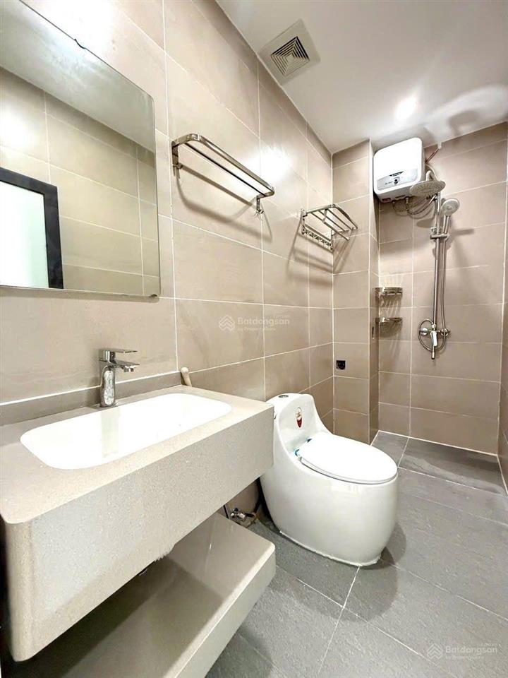 Nhà mặt tiền đường hoa lư, nhà mới, đẹp, hướng mát mẻ