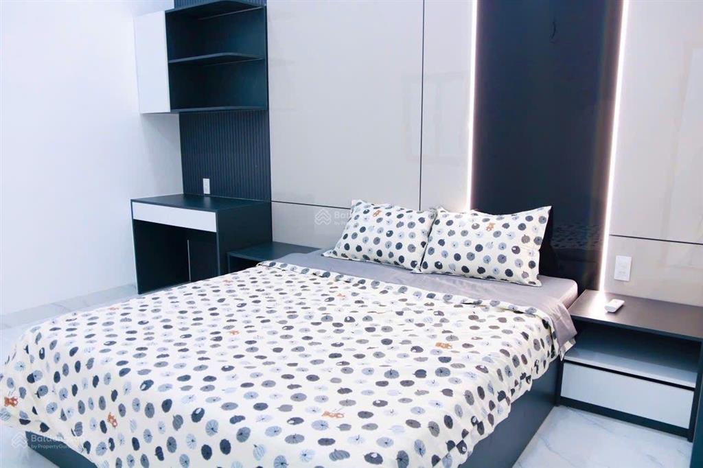 Nhà mặt tiền đường hoa lư, nhà mới, đẹp, hướng mát mẻ