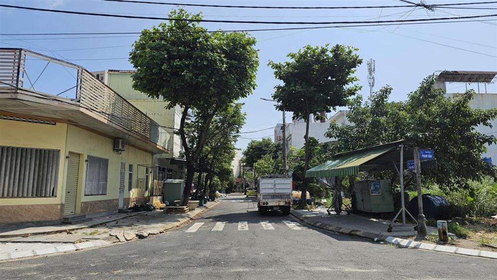 Bán lô góc hiếm có tại sơn trà  sát biển  ngang 11m