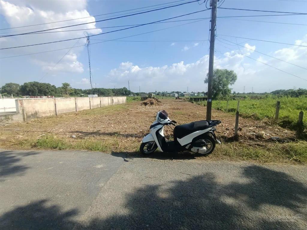 Bán lô đất giá rẻ quy hoạch đất ở đường xe tải vị trí gần vành đai 3 có 1480 m2 thổ cư dân cư đông