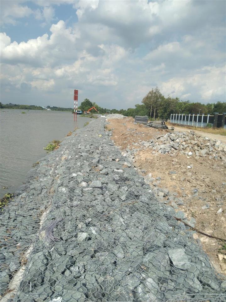 Bán lô đất 2 mặt tiền đường bờ bao sông sài gòn có 300m2 thổ cư view sông làm khu nghỉ dưỡng hợp lý
