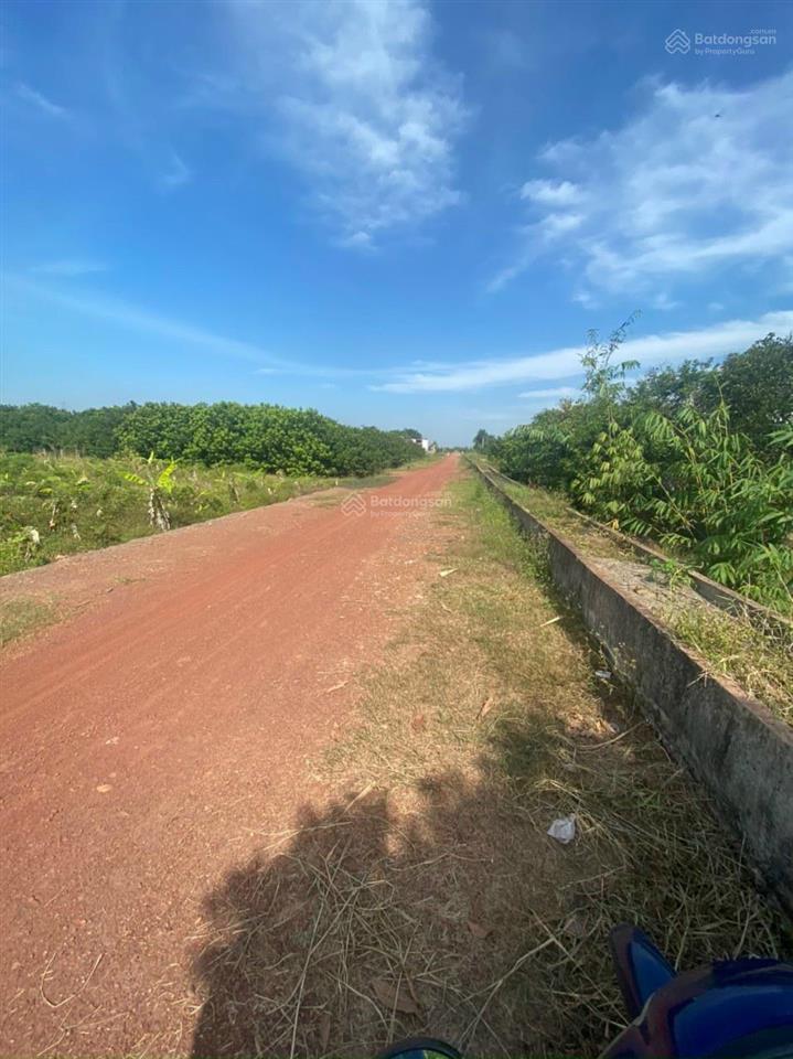 Bán lô đất 2 mặt tiền đường bờ bao sông sài gòn có 300m2 thổ cư view sông làm khu nghỉ dưỡng hợp lý