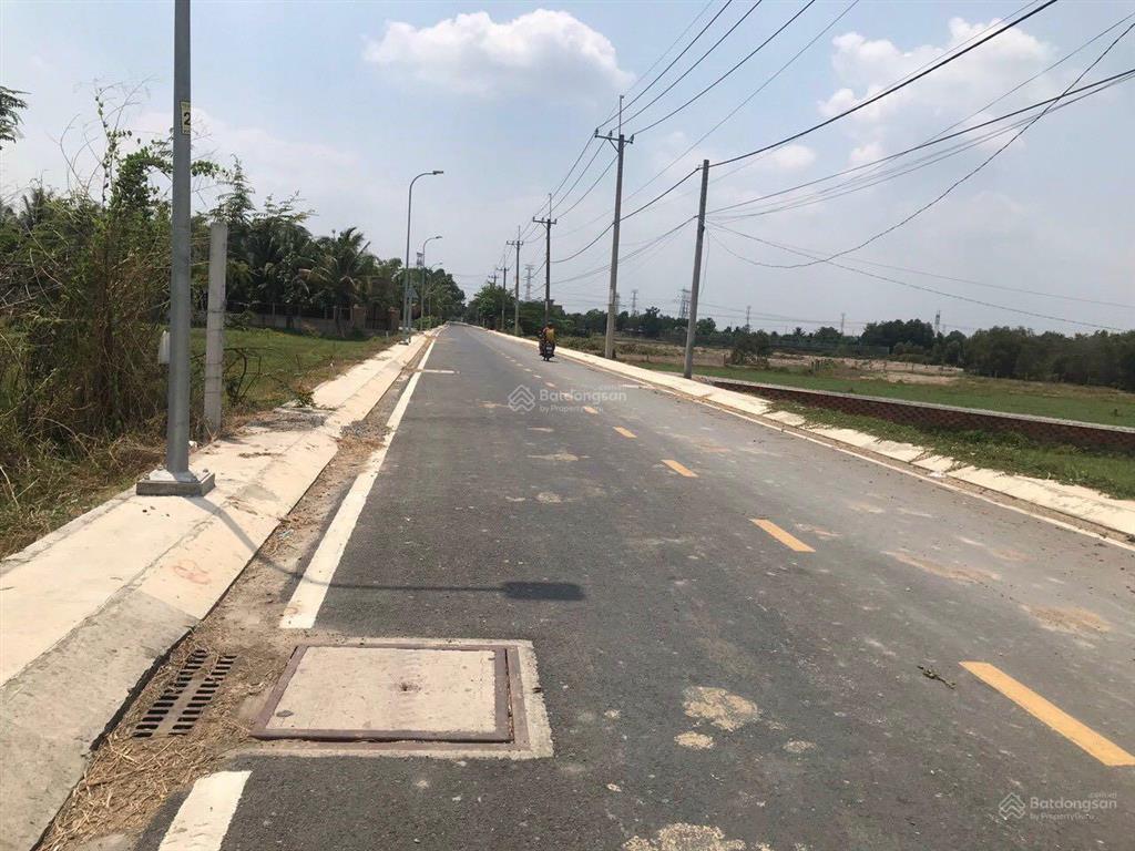 Bán lô đất 3 mặt tiền đường đường xe ô tô thích hợp làm nhà vườn, kho, xưởng mua đầu tư