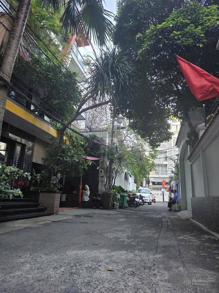 Căn nhà phố diện tích lớn giá tốt hiếm có tại trung tâm quận 3 khu sầm uất đủ các dịch vụ tiện ích