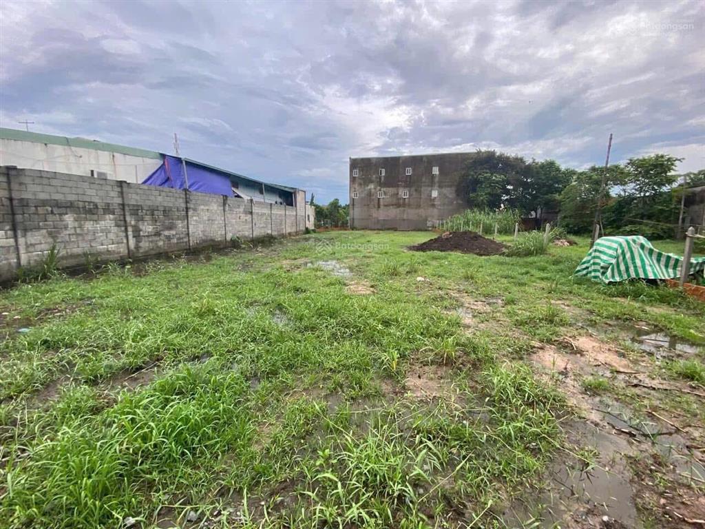 Bán lô đất full thổ cư kế bên chợ hoà phú đường xe tải thông khu dân sầm uất không lỗi phong thủy