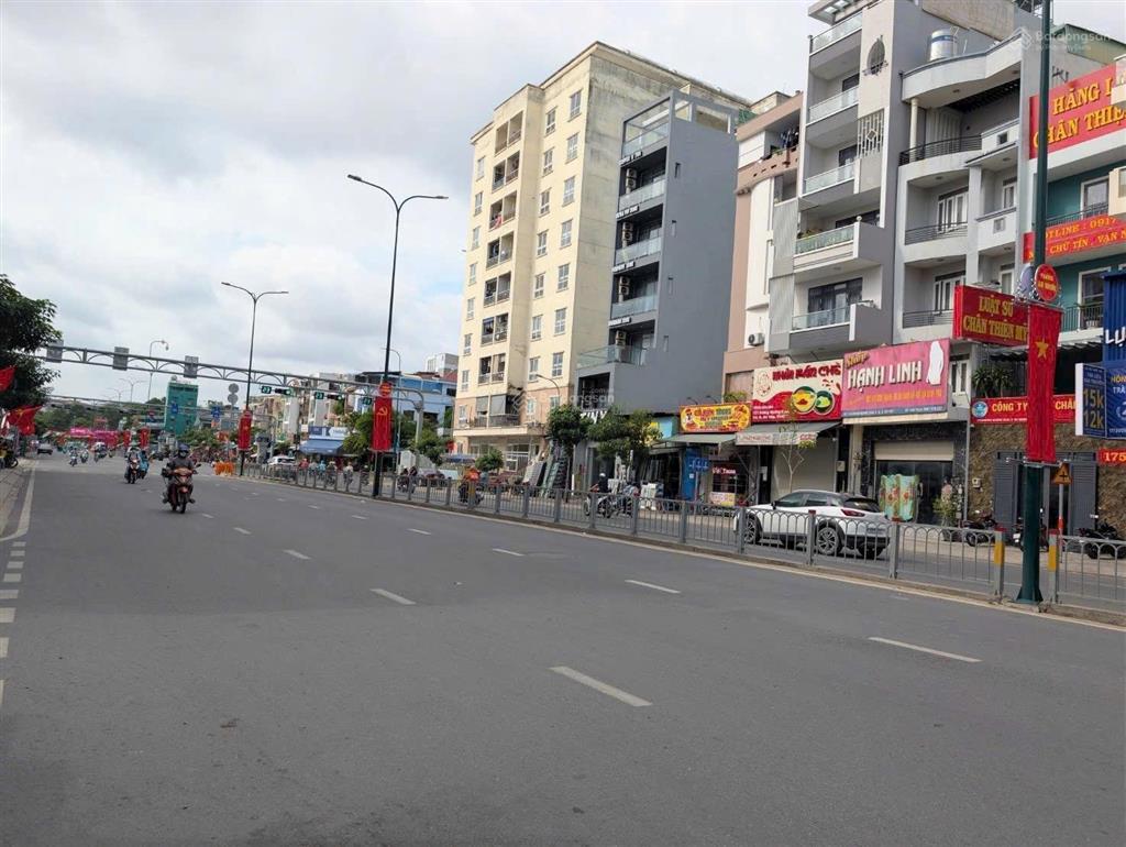Bán nhà mặt tiền đường dương quảng hàm cung đường sầm uất thuận tiện kinh doanh mọi ngành nghề