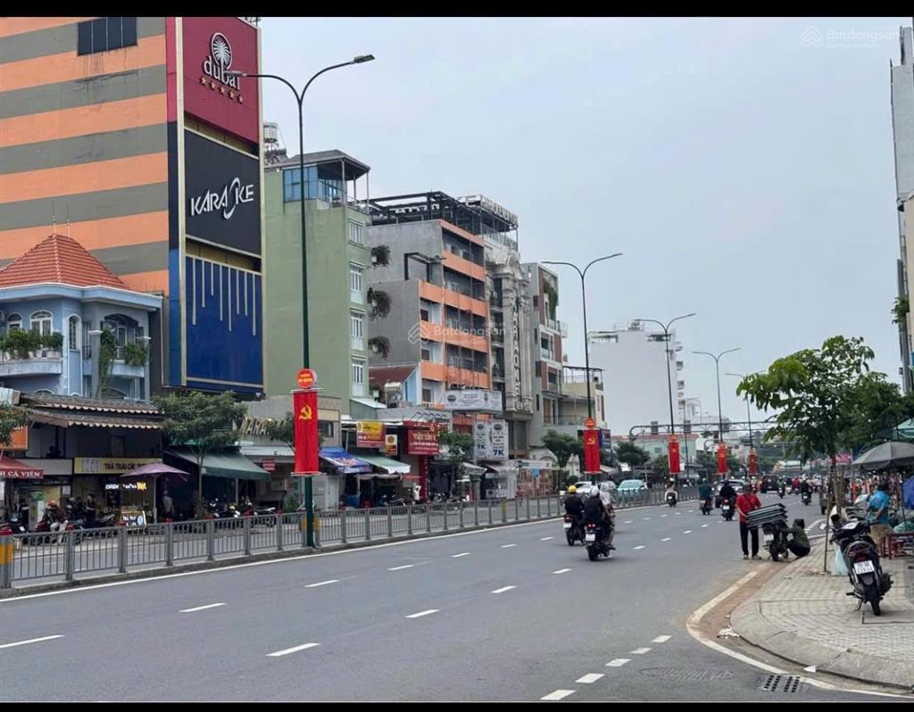 Bán nhà mặt tiền đường dương quảng hàm cung đường sầm uất thuận tiện kinh doanh mọi ngành nghề