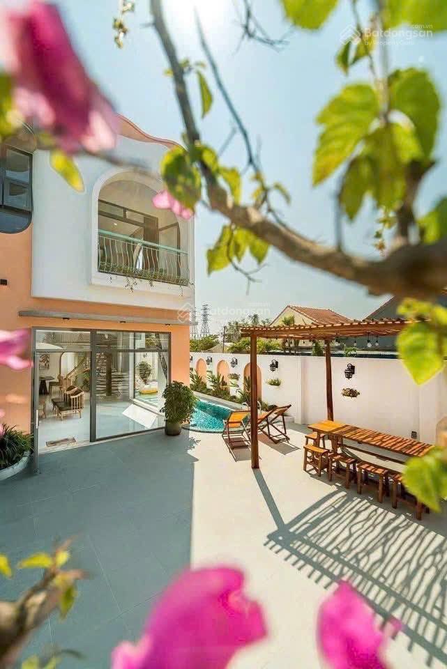 Bán villa hội an đang cho thuê cao điểm 5tr/ ngày. mới full nội thất