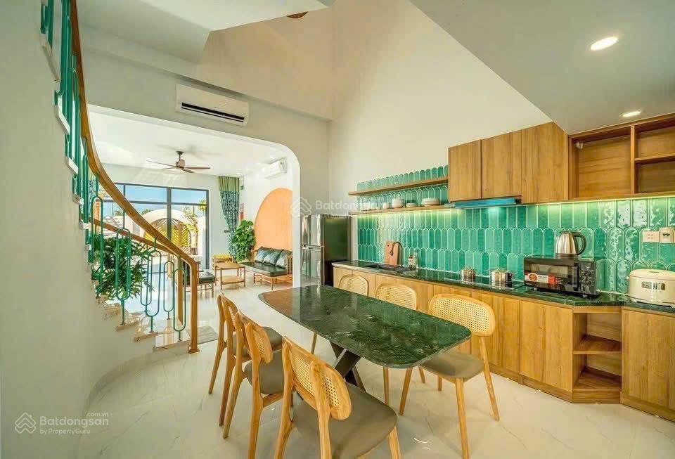 Bán villa hội an đang cho thuê cao điểm 5tr/ ngày. mới full nội thất