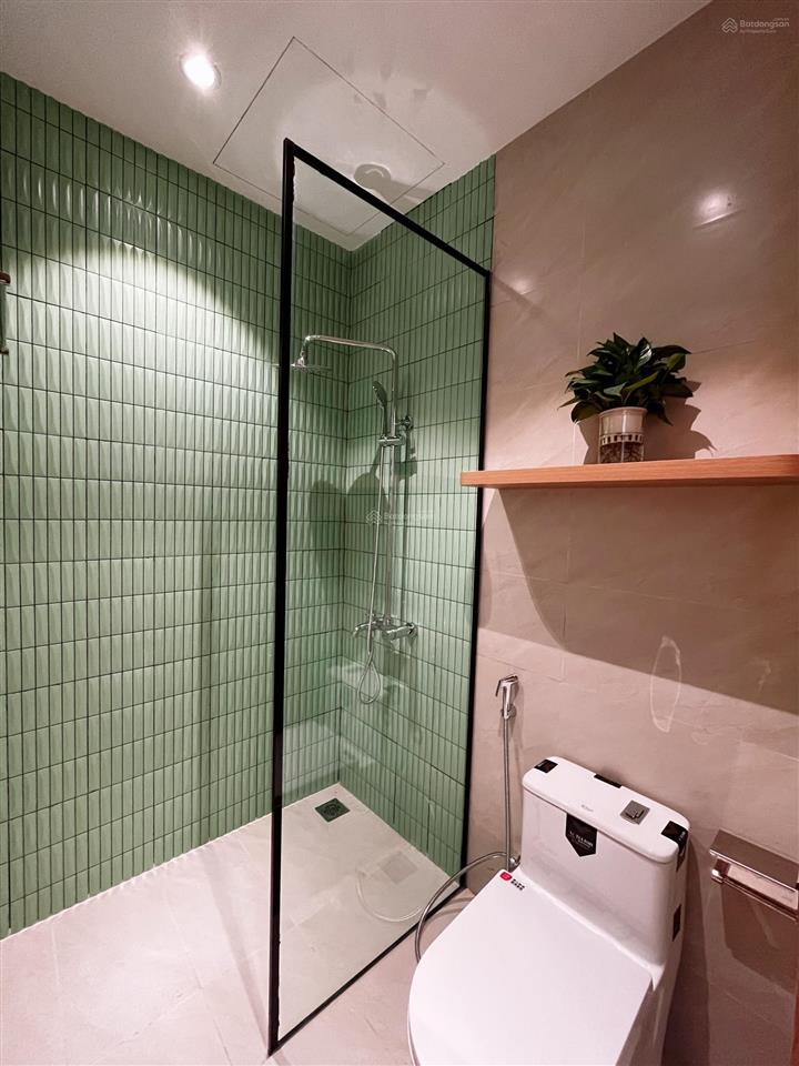 Bán nhà full nội thất mới toanh có view sông. đang cho thuê 40tr/ tháng. chỉ 6,x tỷ