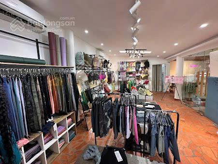 Bán nhà trần quang khải q1  dt 4.5x16m  nhà ở từ 1975  kc 3 tầng hdt 80tr/th  giá 23 tỷ