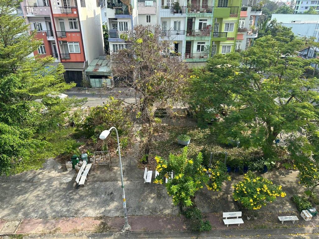 Gia đình cần bán gấp  bán nhà cao đức lân an phú an khánh  dt 4x20  kc 4 tầng  giá 16,3 tỷ