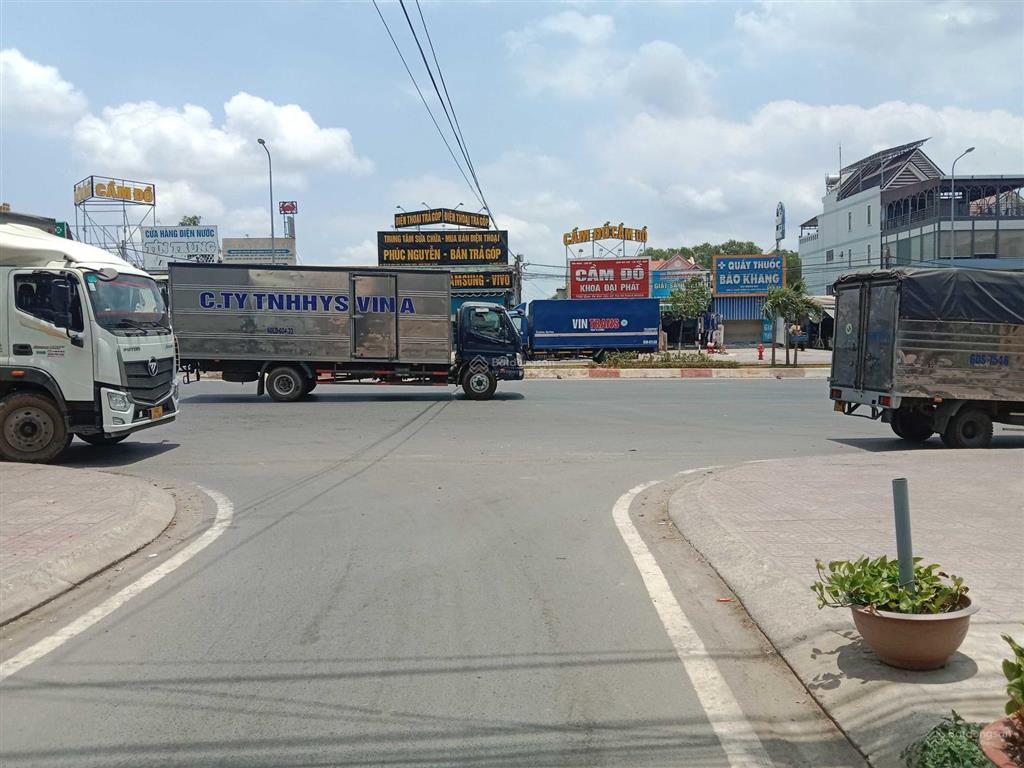 Chủ cần bán gấp nhà mt đường trần phú sát vòng xoay bến cam, full thổ cư, đang cho thuê, giá đầu tư