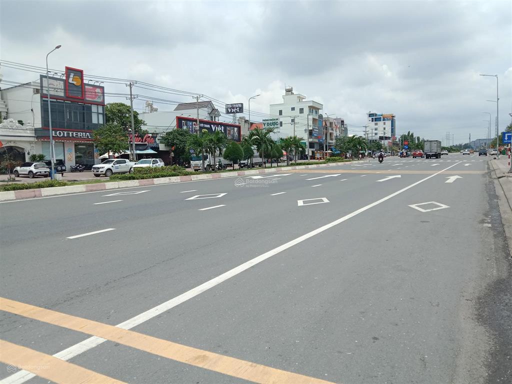 Chủ cần bán gấp nhà mt đường trần phú sát vòng xoay bến cam, full thổ cư, đang cho thuê, giá đầu tư