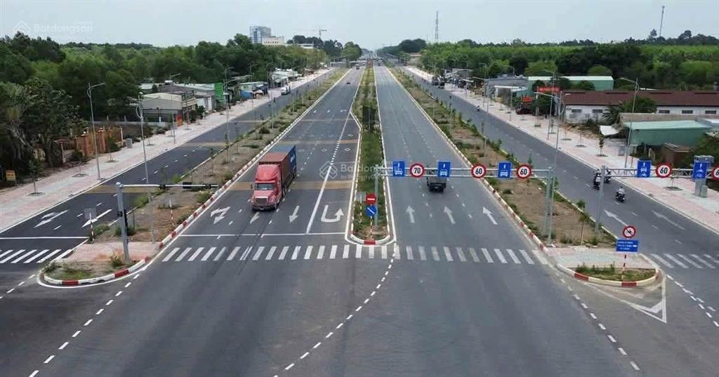 Bán gấp nhà góc 2 mặt tiền trước sau đường hùng vương sát đường 25c long thọ, thổ cư, giá rẻ