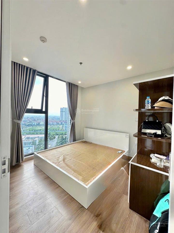 Cho thuê căn góc 2pn+ 64m2 full đồ view bể bơi  i1 imperia smart city