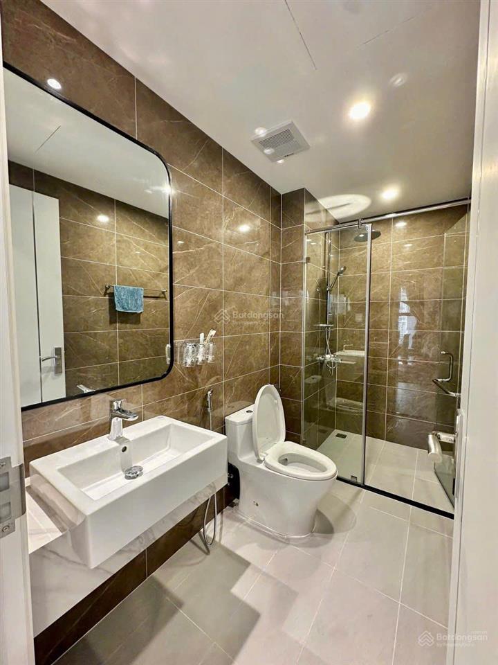 Cho thuê căn góc 2pn+ 64m2 full đồ view bể bơi  i1 imperia smart city